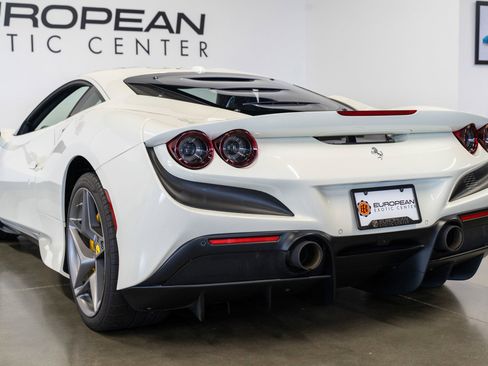 Used 2021 Ferrari F8 Tributo RWD image 29