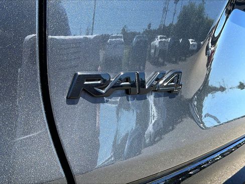 Certified 2025 Toyota RAV4 XSE AWD/4WD image 30