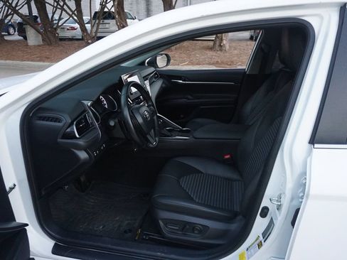 Used 2024 Toyota Camry SE FWD image 2
