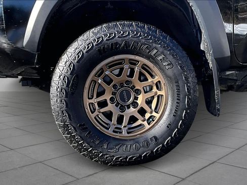 Used 2023 Toyota Tacoma 4x4 Double Cab image 10
