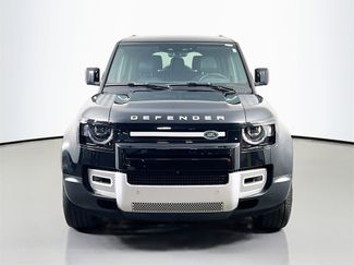 Used 2023 Land Rover Defender 130 SE video 2