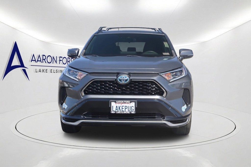 Used 2021 Toyota RAV4 SE w/ Weather & Moonroof Package AWD/4WD image 2