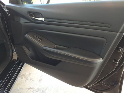 Used 2024 Nissan Altima 2.5 SV image 11