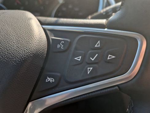 Used 2023 Chevrolet Equinox Premier image 20