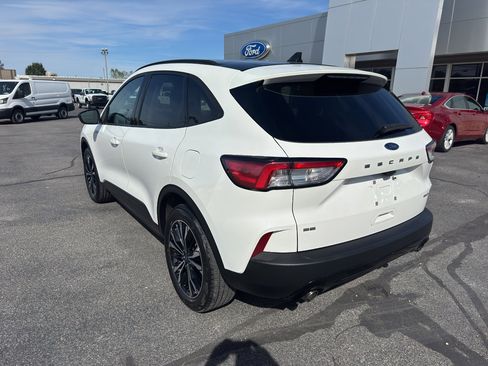 Used 2022 Ford Escape SE w/ SE Sport Appearance Package image 7