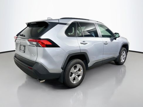 Used 2025 Toyota RAV4 XLE w/ Convenience Package FWD image 4