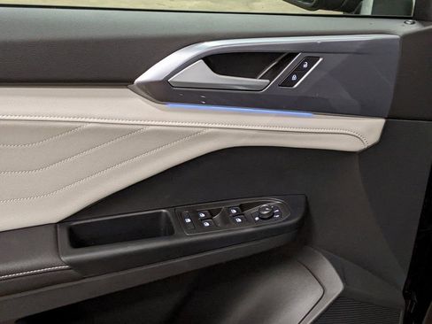 New 2026 Volkswagen Taos SEL AWD/4WD image 10
