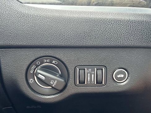 Used 2015 Chrysler 300 C w/ Harman/Kardon Audio Group RWD image 68