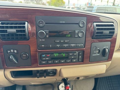 Used 2007 Ford F350 4x4 SuperCab DRW Super Duty image 17