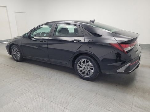 Used 2024 Hyundai Elantra SEL FWD image 3