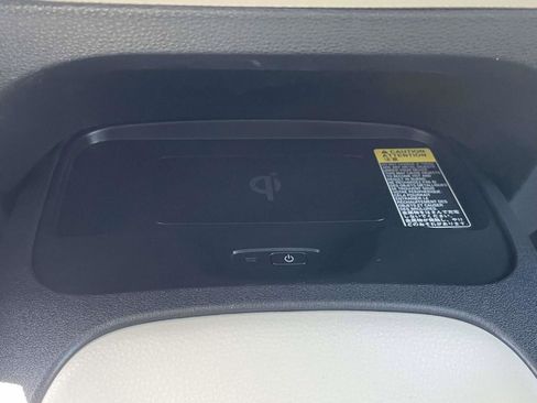 Used 2025 Toyota Corolla LE w/ LE Premium Package FWD image 33