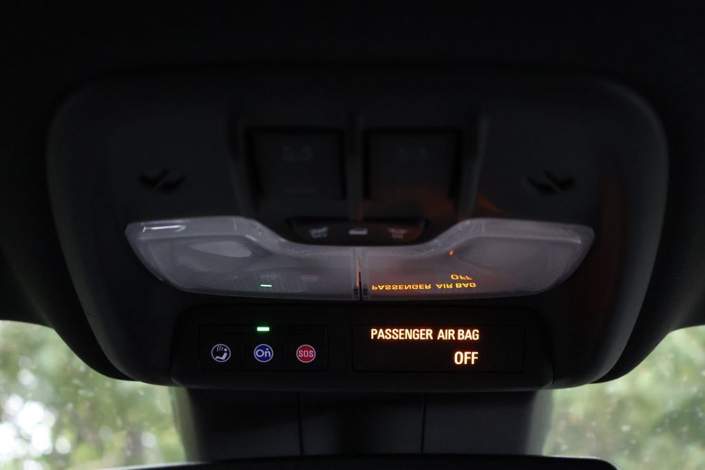 Used 2026 Chevrolet Colorado ZR2 w/ Technology Package AWD/4WD image 26