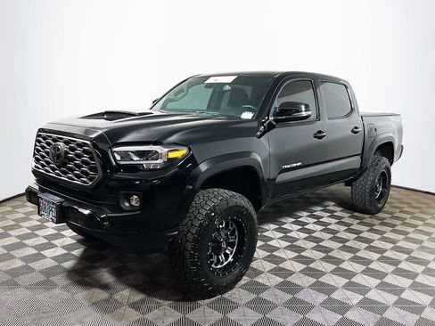 Certified 2023 Toyota Tacoma TRD Sport AWD/4WD image 4
