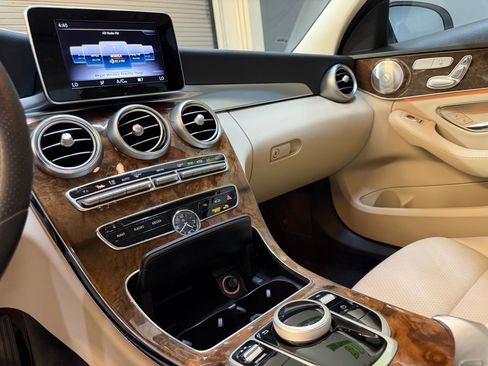 Used 2018 Mercedes-Benz C 300 Sedan image 25