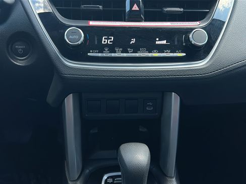 Used 2024 Toyota Corolla Cross AWD Hybrid image 22
