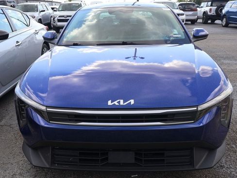 Used 2025 Kia K4 FWD image 2