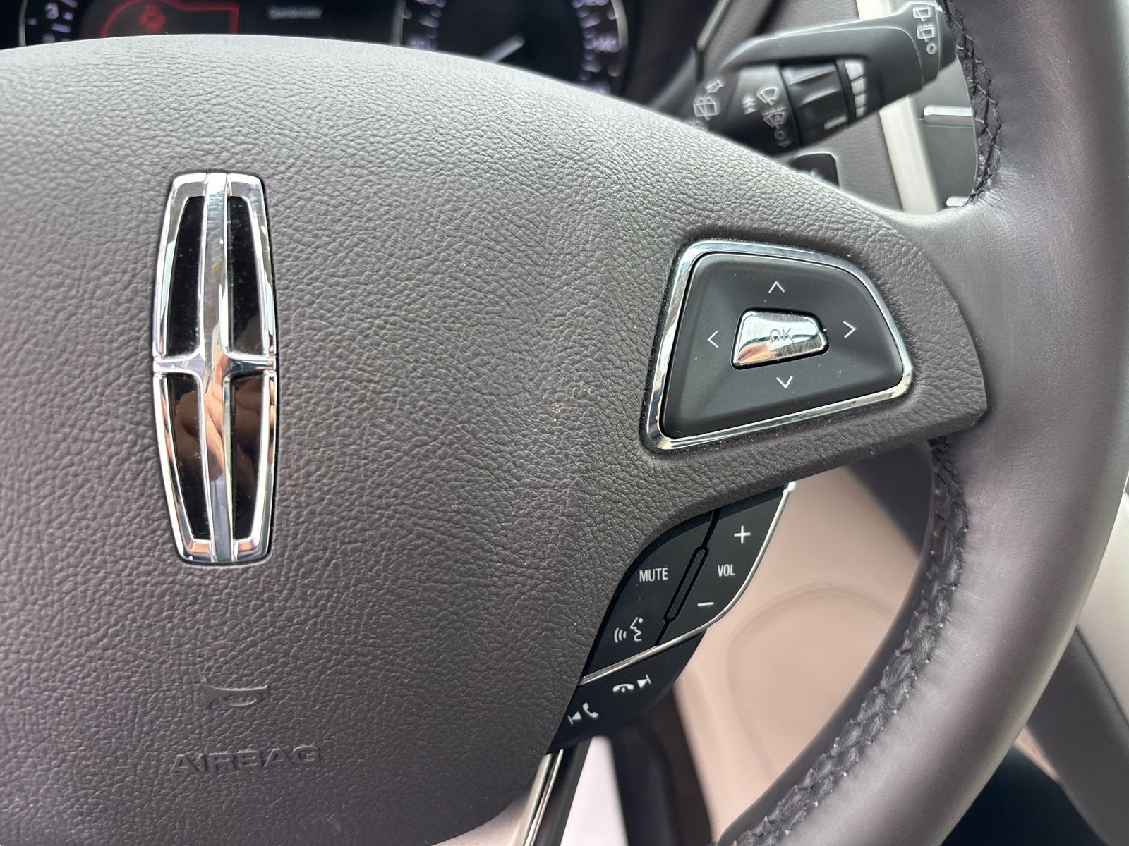 Used 2019 Lincoln MKC Reserve w/ MKC Climate Package FWD image 18