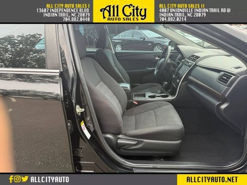 Used 2016 Toyota Camry LE FWD image 12