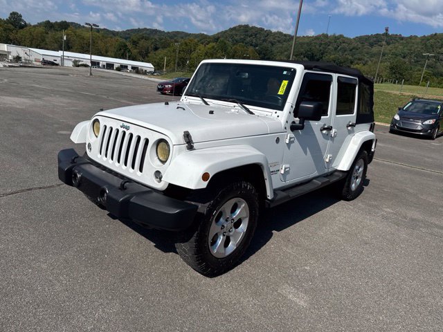 Used 2014 Jeep Wrangler Unlimited Sahara w/ Max Tow Package AWD/4WD image 4