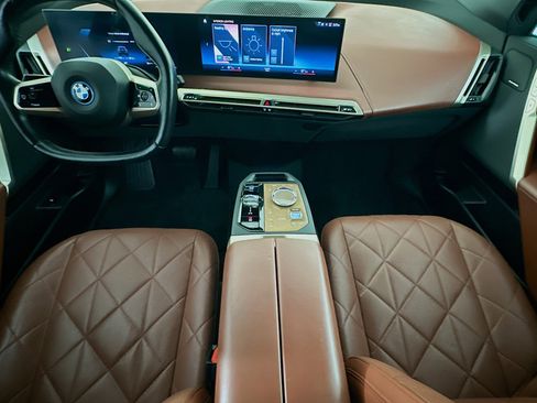 Used 2023 BMW iX xDrive50 w/ Ultimate Package 2 image 19