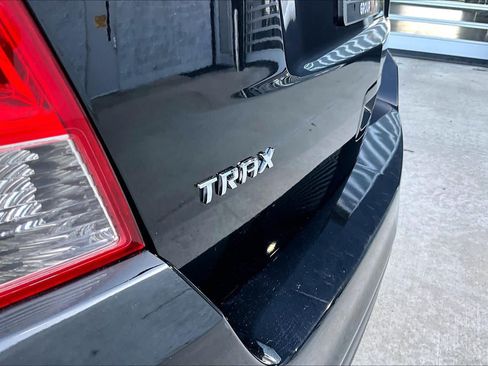 Used 2019 Chevrolet Trax LS FWD image 28