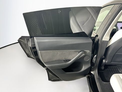Used 2024 Tesla Model Y Long Range RWD image 25