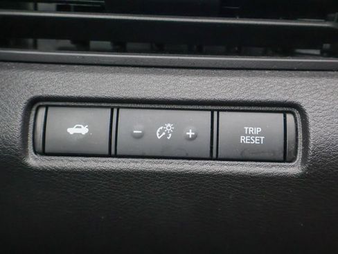 Used 2025 Nissan Altima 2.5 SV FWD image 17
