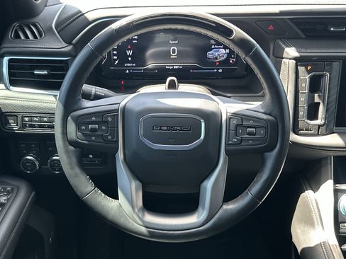 Used 2024 GMC Yukon Denali w/ Denali Reserve Package AWD/4WD image 19