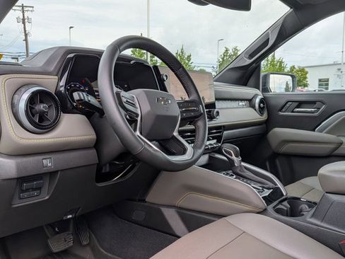 Used 2024 Chevrolet Colorado ZR2 w/ ZR2 Convenience Package III AWD/4WD image 9