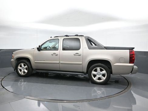 Used 2007 Chevrolet Avalanche LTZ w/ LTZ Preferred Equipment Group image 3
