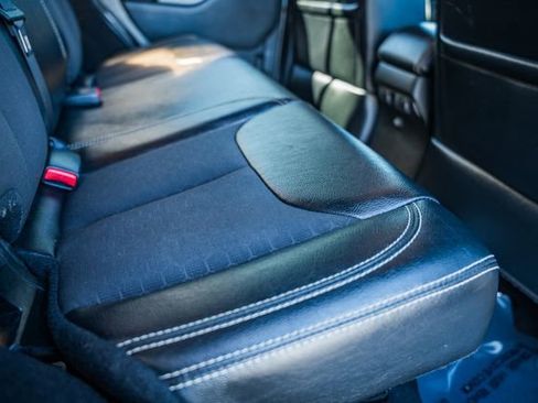 Used 2018 Jeep Wrangler Unlimited Sport image 33