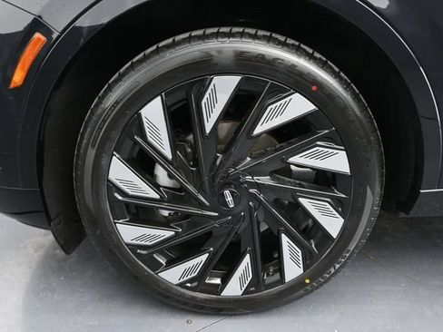 Used 2024 Lincoln Nautilus Reserve w/ Equipment Group 202A AWD/4WD image 21