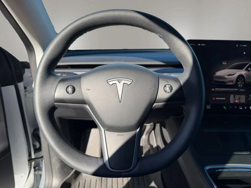 Used 2023 Tesla Model Y Long Range AWD/4WD image 21
