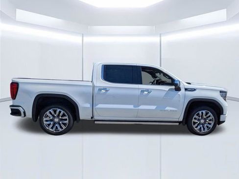 Used 2024 GMC Sierra 1500 Denali w/ Denali Reserve Package AWD/4WD image 3