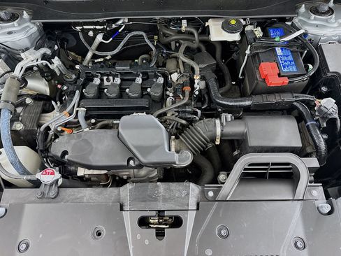 Used 2025 Honda CR-V LX image 10