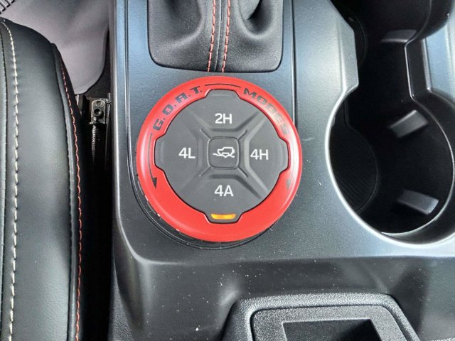 New 2026 Ford Bronco Raptor w/ Interior Carbon Fiber Pack AWD/4WD image 17