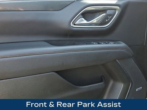 Used 2024 GMC Yukon XL AT4 w/ Technology Package image 18