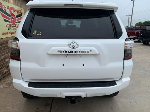 Used 2018 Toyota 4Runner SR5 Premium AWD/4WD image 18