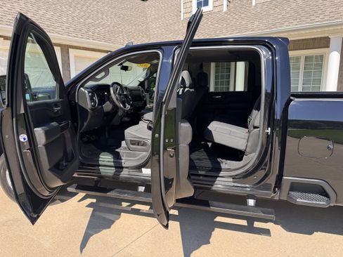 Used 2021 Chevrolet Silverado 2500 LT w/ Gooseneck/5TH Wheel Package AWD/4WD image 13
