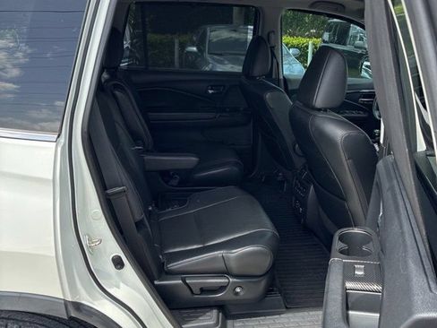 Used 2018 Honda Pilot Elite image 12