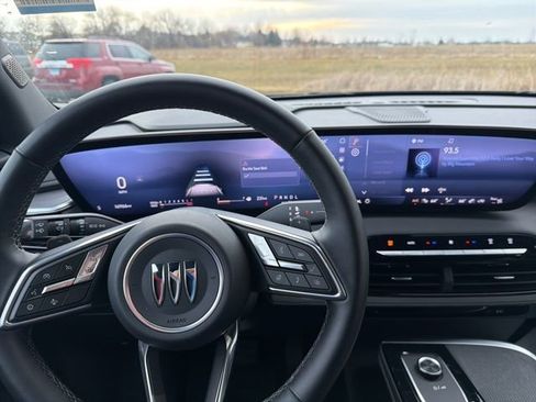 Used 2025 Buick Enclave Sport Touring image 14