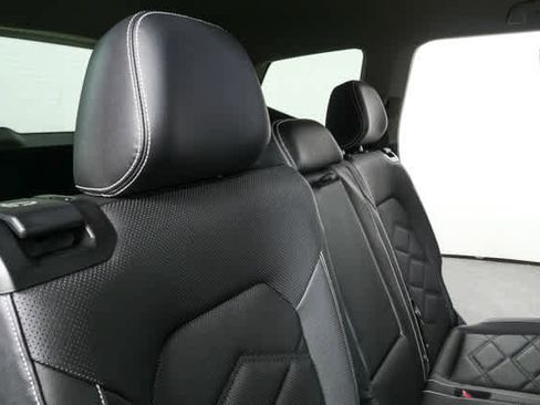 Certified 2025 Volkswagen Atlas SE image 22