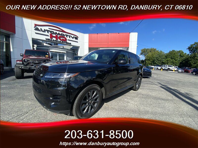 Used 2024 Land Rover Range Rover Sport SE AWD/4WD image 2