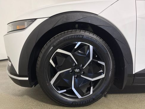 Used 2022 Hyundai Ioniq 5 SE image 11