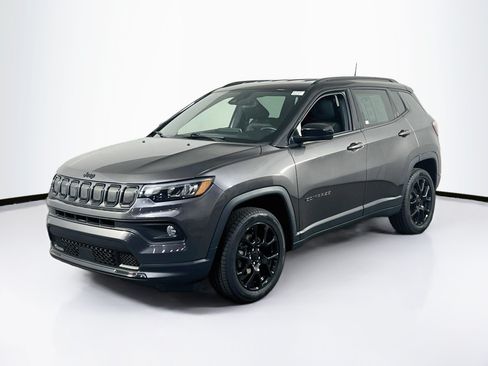 Used 2022 Jeep Compass Latitude w/ Convenience Group AWD/4WD image 1