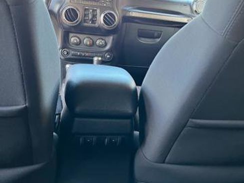 Used 2011 Jeep Wrangler Unlimited Sport image 14