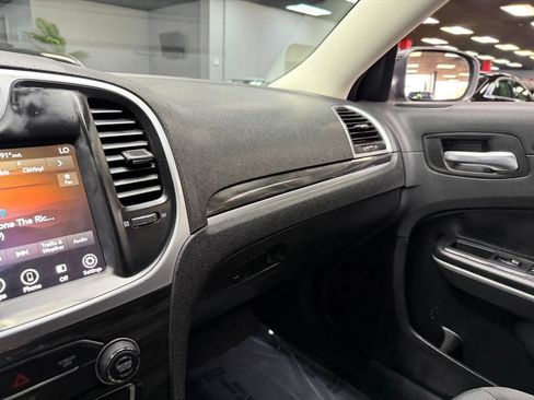 Used 2019 Chrysler 300 Touring w/ Sport Appearance Package RWD image 27