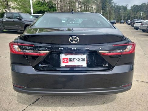Certified 2025 Toyota Camry LE FWD image 5