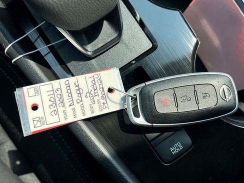 Used 2023 Nissan Rogue S image 13