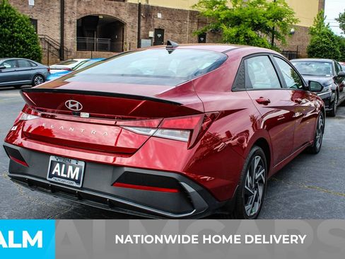 Used 2025 Hyundai Elantra Sport FWD image 5